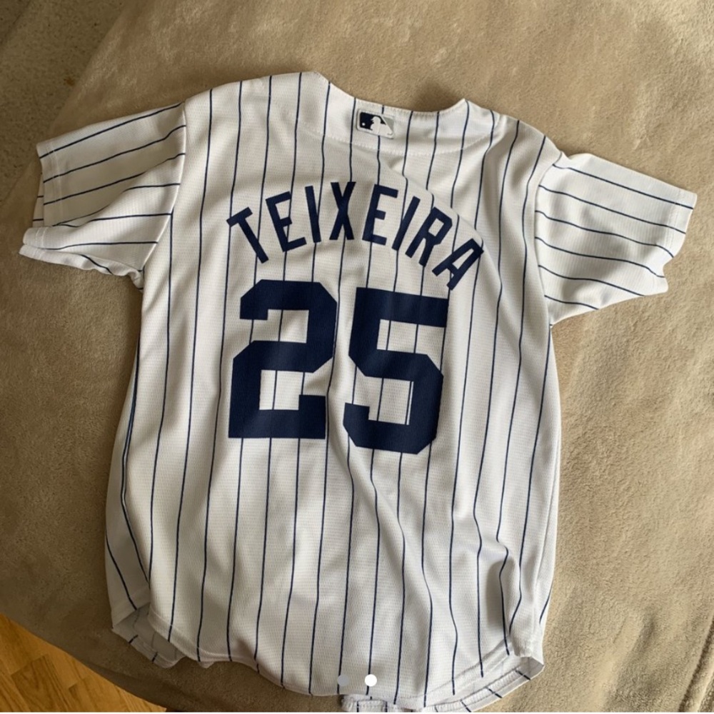 yankees top - Picture 2 of 2